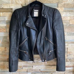 Slightly cropped genuine leather jacket from Zara TFR collection.